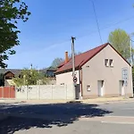 Apartmán Pretty Private U Labe, Self-service Check-in 24 L 7 Neratovice