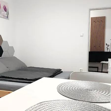 Pretty Private U Labe, Self-service Check-in 24 L 7 Apartamento