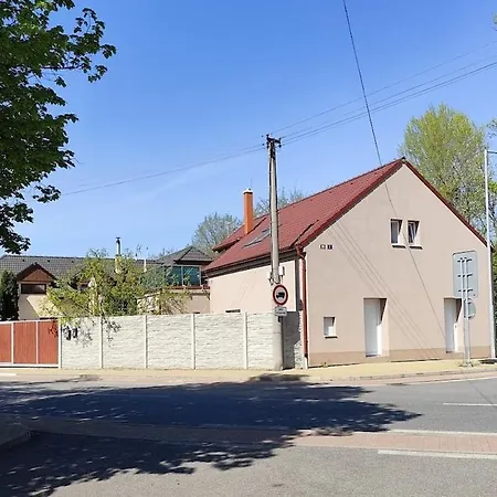 Apartamento Pretty Private U Labe, Self-service Check-in 24 L 7 Neratovice